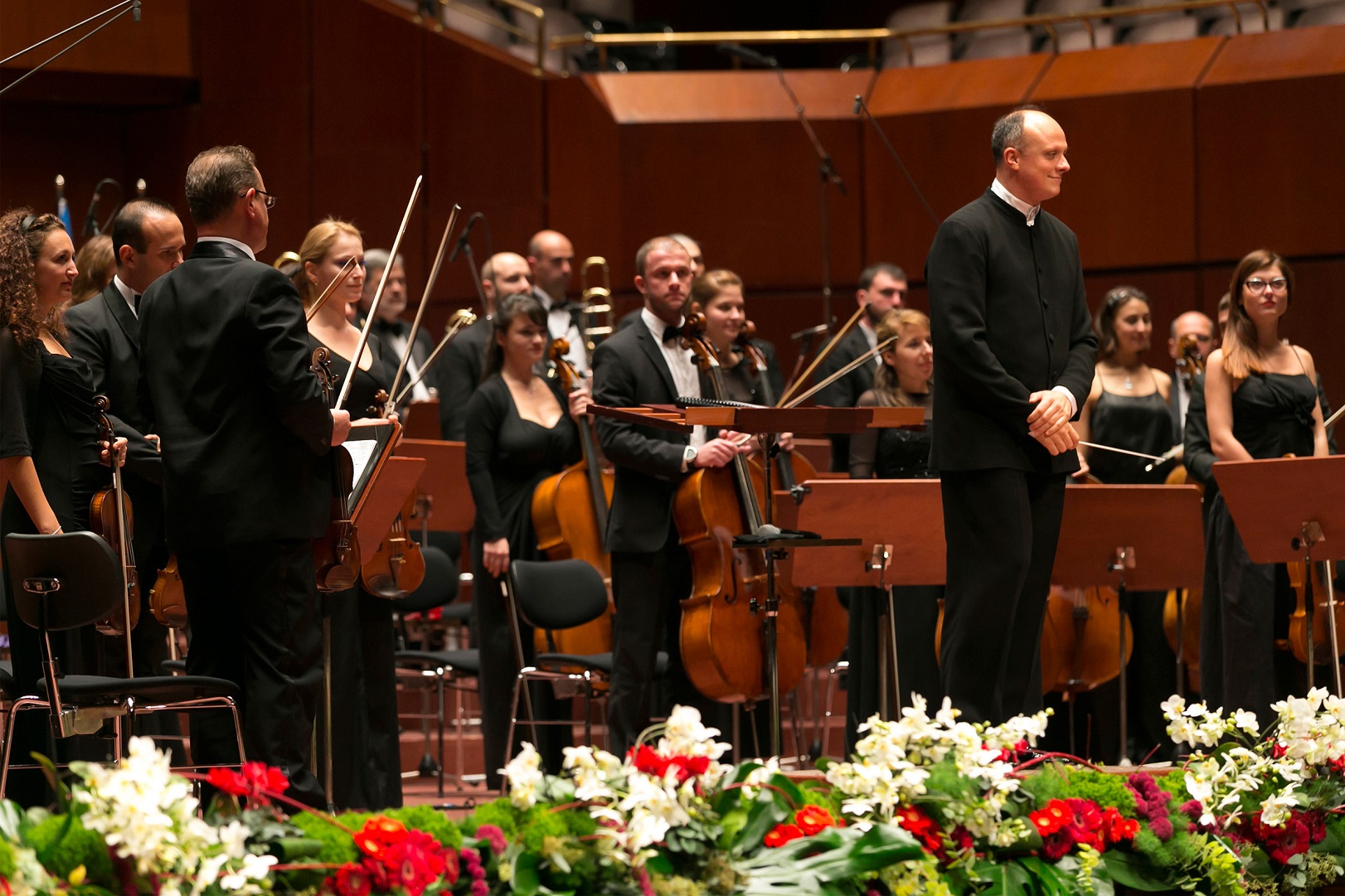 Оркестърът на Класик ФМ под диригентството на Григор Паликаров приема овациите на публиката във Франкфурт
