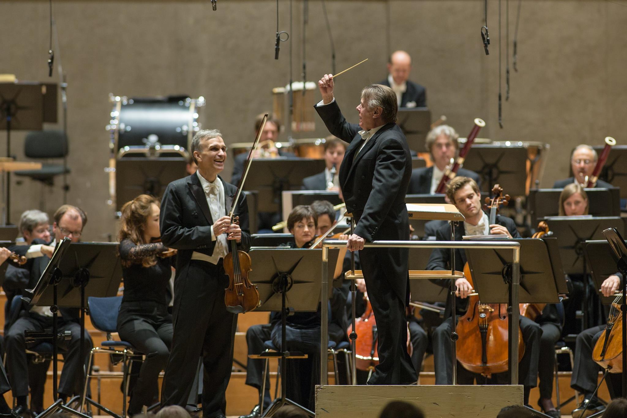 Гил Шахам на турне със Симфоничния оркестър на Баварското радио, диригент: Марис Янсонс